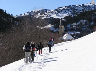 Incursión con raquetas de nieve en el Pirineo español 